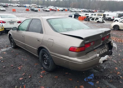 1999 Toyota Camry Le z USA, uszkodzony, nr VIN 4T1BG22K8XU878594